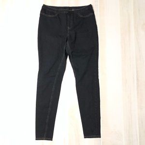 Black Pants from Hue Women's Medium